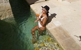 Amalen Suites Adults Only